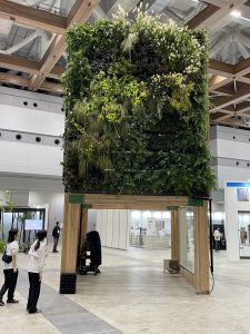 庭を創るテラヤマと窓を造るYKK AP